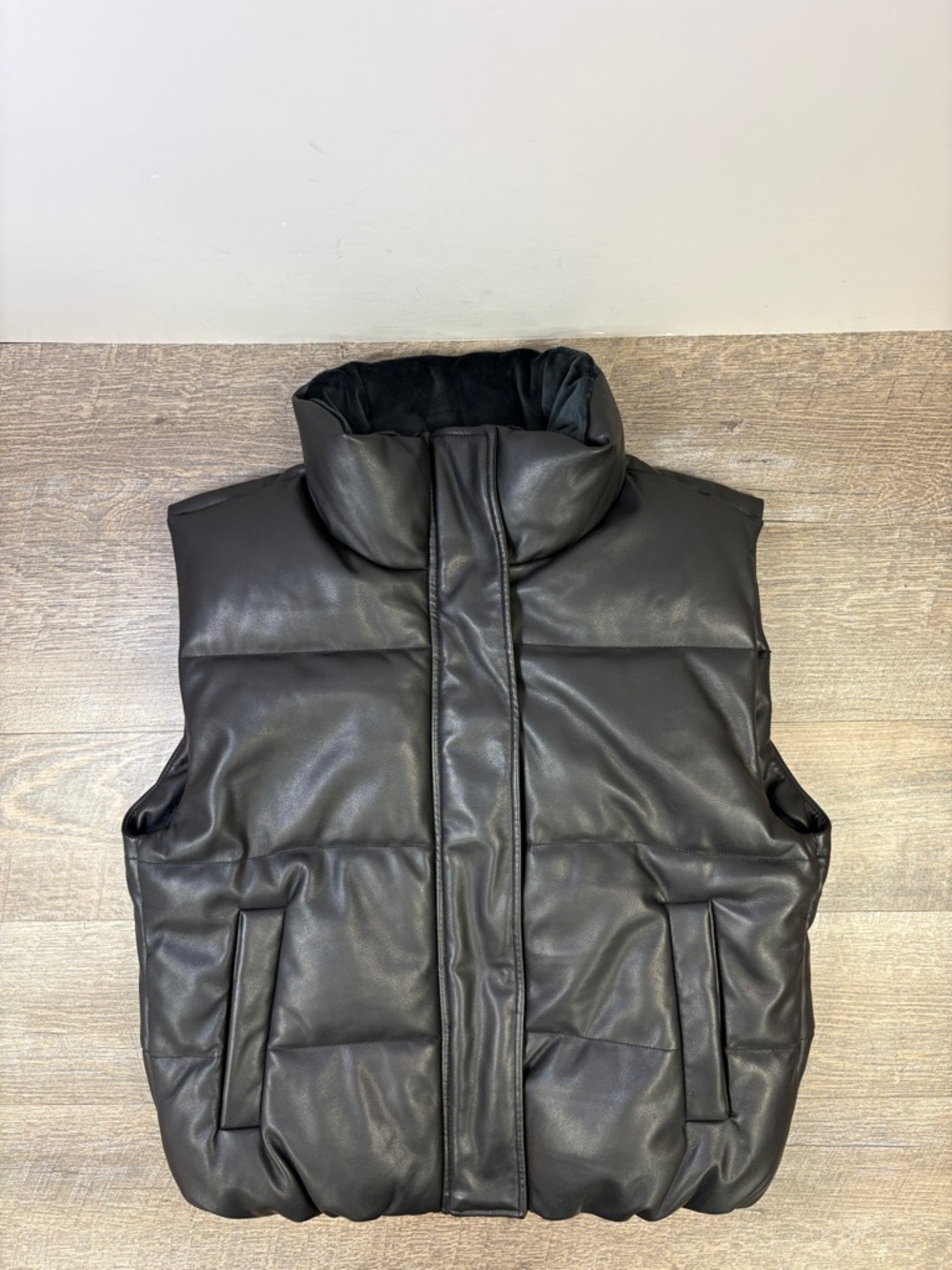 Abercrombie & Fitch Black Vegan Leather Puffer Vest Size Small NWT